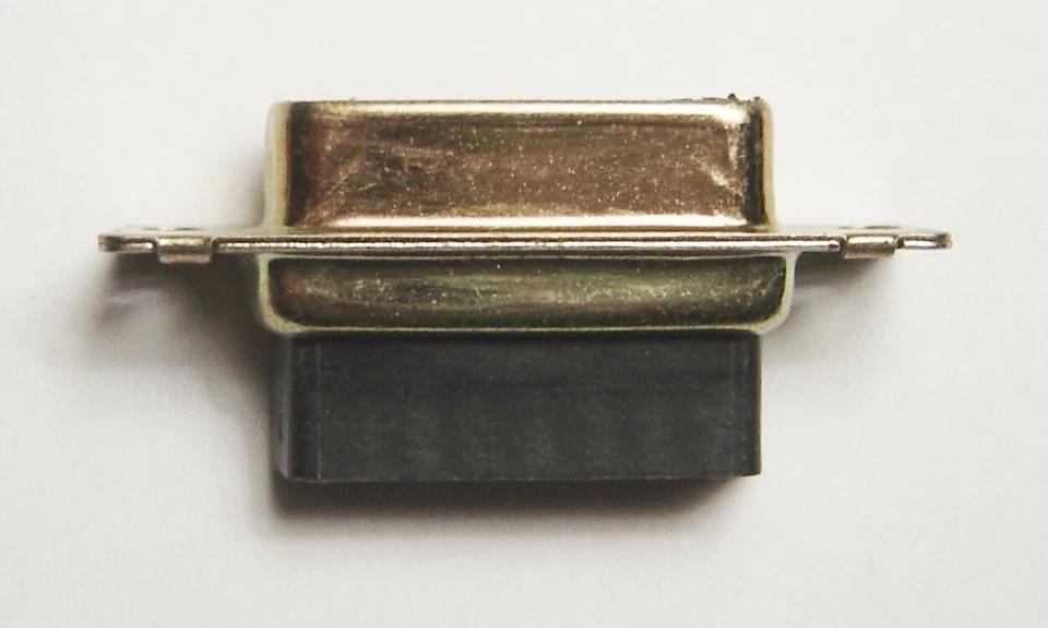 AMP/TE 205205-1 DB15 Female Receptacle Connector 15 Pin (for Snap-in Contacts) - Image 2 of 4