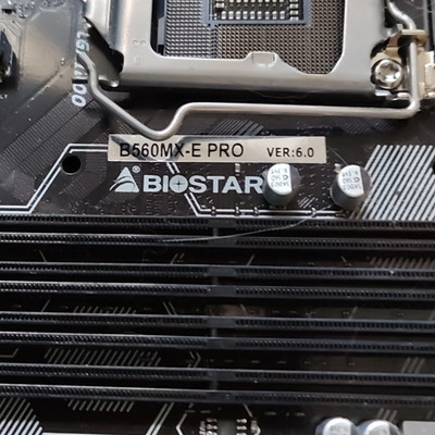 BIOSTAR B560MX-E PRO MicroATX Mainboard LGA 1200 DDR4 4 Speicher-Steckplätze