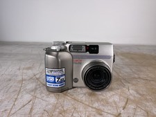 OLYMPUS C-3020 ZOOM 3.2MP DIGITAL CAMERA - SILVER