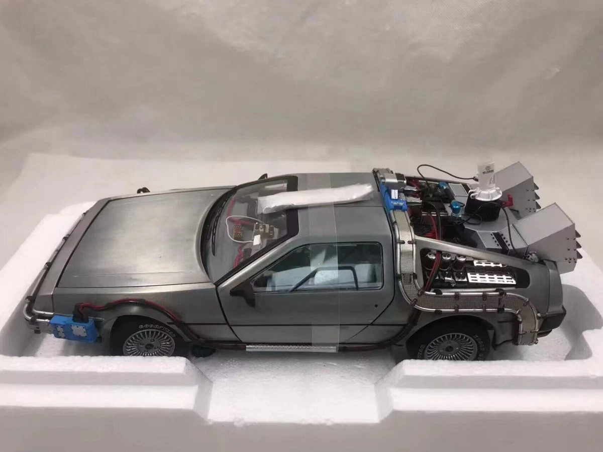 Preços baixos em Hot Wheels Elite De Volta para o Futuro 1:18