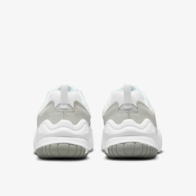 NIKE TECK HERA ライトホワイト Nike Tech Hera Sneaker in White, Summit White, & Photon Dust
