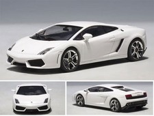 AUTOart Lamborghini Gallardo White Facelift 1/43 Diecast Model Car