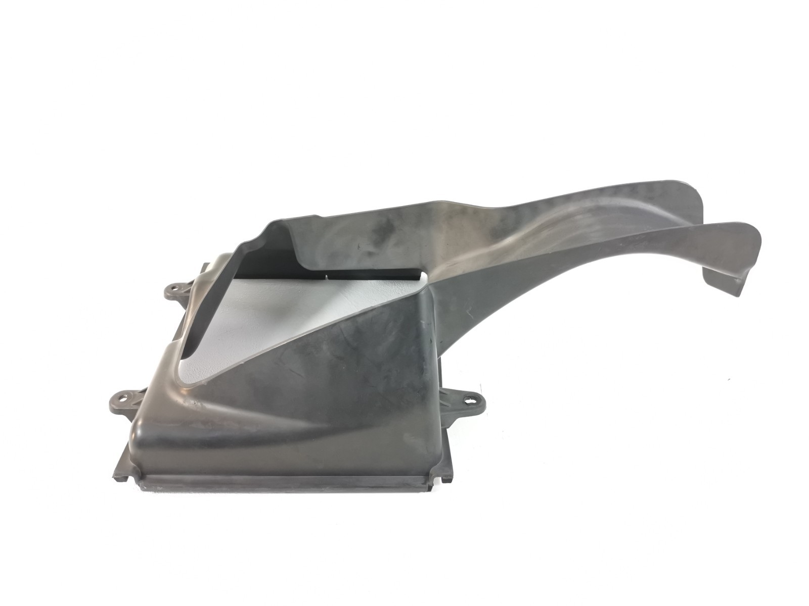 Maserati Ghibli RWD 3.0 2015 Front Right Intercooler Air Guide 670004139 OEM