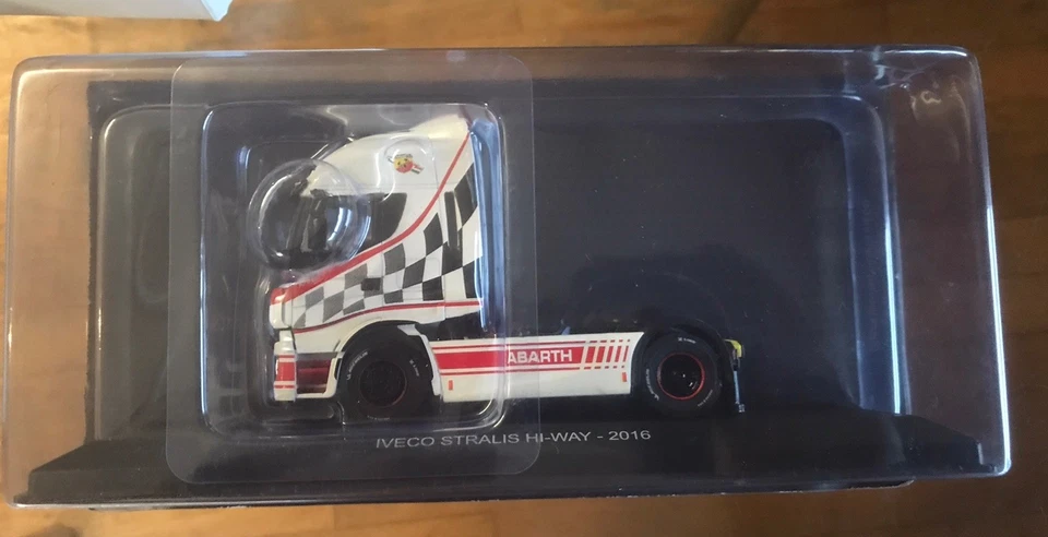 Lotto Iveco N.3 Stralis+ N.1 Massif 1/43+ N.1 Eurocargo 1/50 New MISB VD foto - Immagine 3 di 4