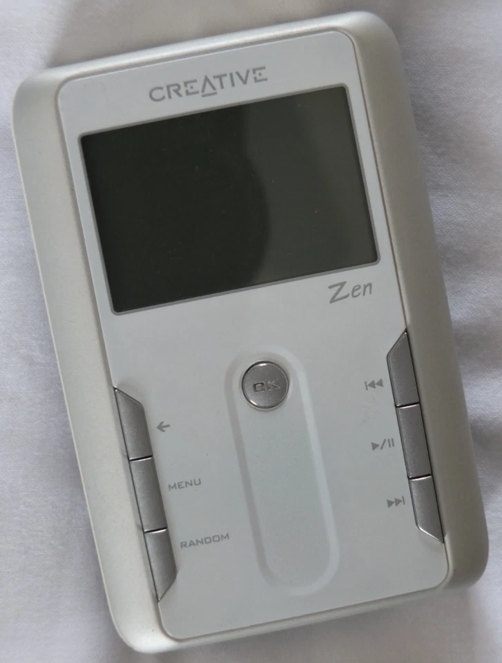 CREATIVE LABS ZEN TOUCH 20gb MP3 PLAYER MODEL No. DAP-HD0014 - PERFECT & MINT - Image 2 of 4