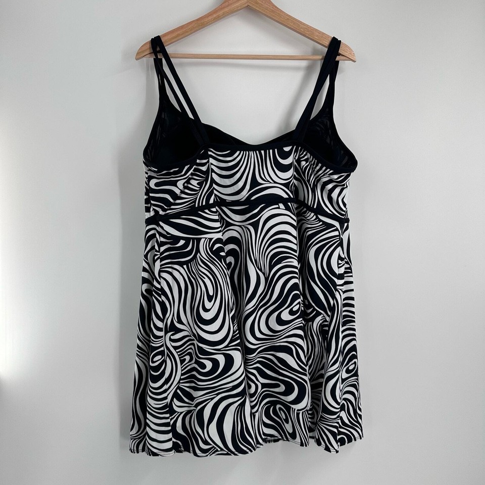 Robby Len Longitude Women’s Swim 24W Swim Dress Modest Black White New