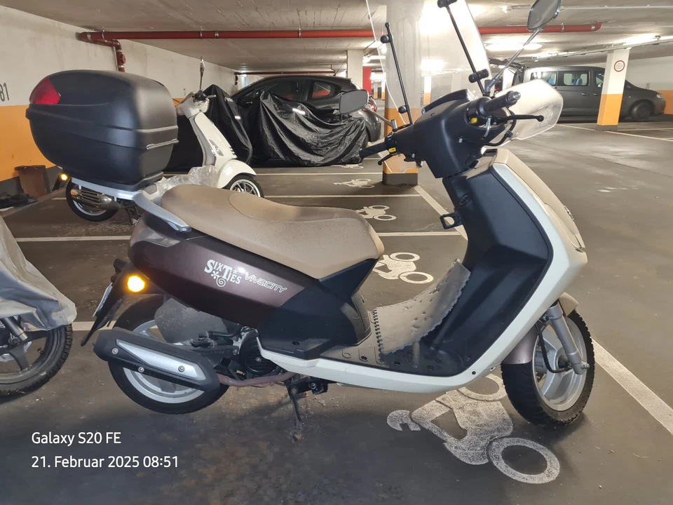 Peugeot Roller Viva-City 4Tackt Nur ca: 1.500 Km, NP: 2500,00euro !!TOP ANGEBOT! - Bild 4 von 4