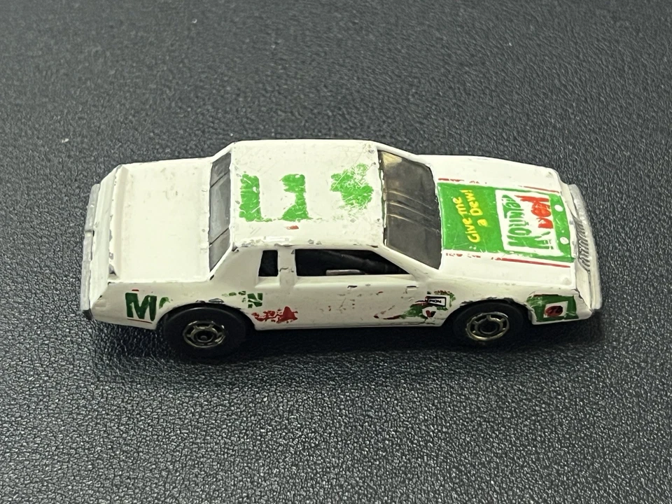 1982 Hot Wheels Racing Stocker Buick Regal #11 Mountain Dew Blackwall Gold Wheel — 第 4/4 张图片