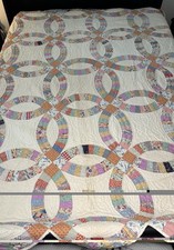 Vintage 1930s Handmade Double Wedding Ring Pattern Quilt 86" x 88" Cottagecore