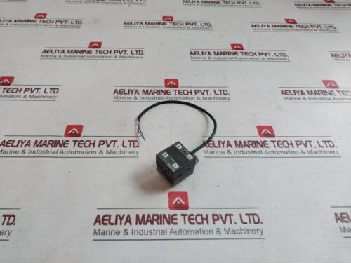 Keyence AP-31 Pressure Sensor 5100481C 12-24VDC 40V 100MA MAX - Picture 5 of 8