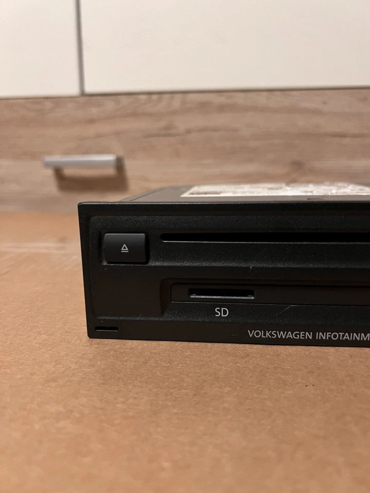 CD-Player Infotainment Multimedia Laufwerk SD-Slot VW GOLF AM1 AN1 3Q0035819A - Bild 2 von 4