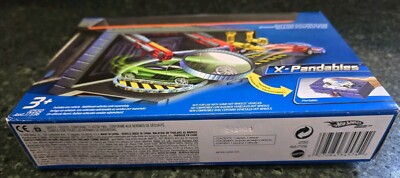 2005 Hot Wheels X-Pandables Garage Playset W Car Included Style
