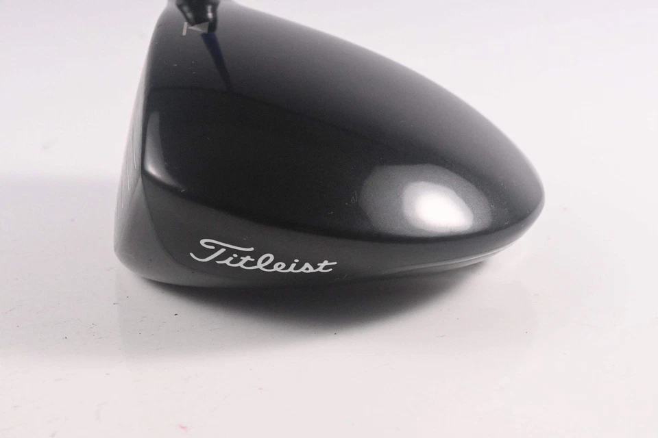 Left Hand Titleist 913 D2 Driver / 10.5 Degree / Stiff Flex Diamana S+ 62 Shaft - Image 3 of 4