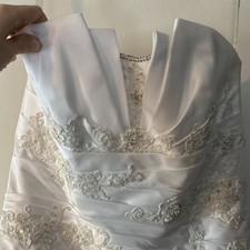 David's Bridal White Sleeveless Fit & Flare Wedding Dress Size 12 WG3011 V-Neck