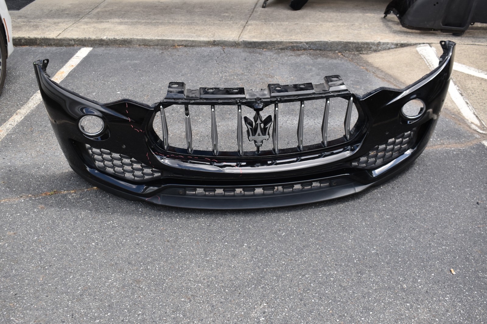 MASERATI LEVANTE FRONT BUMPER with GRILLE CAMERA RADAR GRANLUSSO 2017 -2024