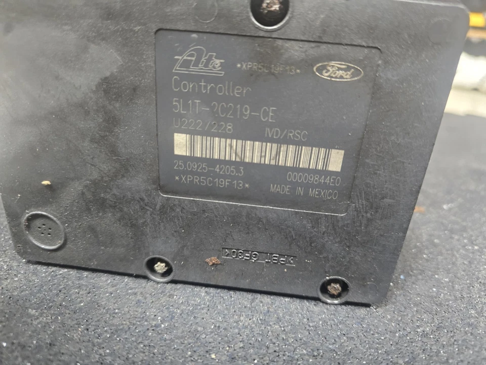 Ford Expedition 2005-06 ABS control de bomba OEM 5L1T-2C219-CE módulo 60-27D2 Foto 4 de 4