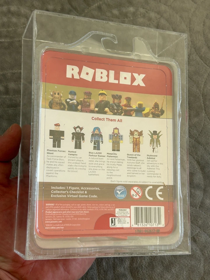 Juguete vampiro cazado R0BL0X nuevo sellado de fábrica con código de artículo virtual BiteyMcFace Foto 3 de 3