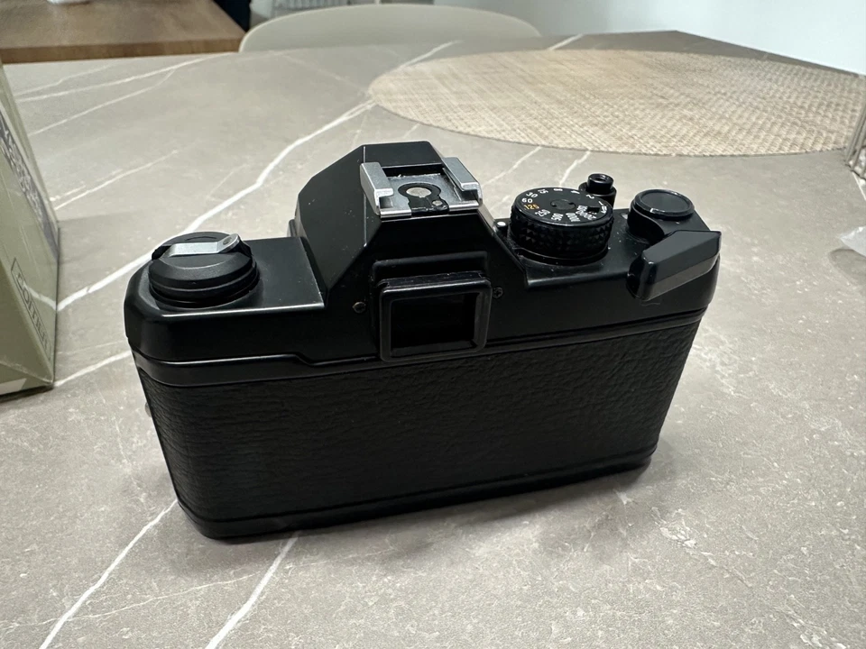 Yashica FX - 3 super 2000 perfettamente funzionante completo della sua scatola - Immagine 2 di 3