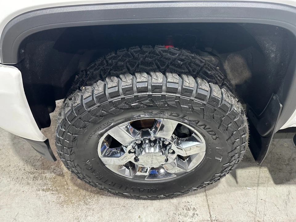 2016 GMC Sierra 3500 DENALI - Image 3 of 4