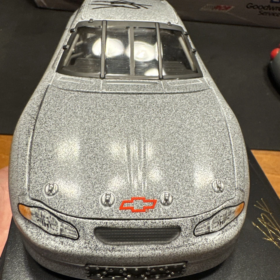 Coche de prueba Kevin Harvick 2002 con cronómetro GM Goodwrench #29 1:24 ¡Firmado a mano! Foto 4 de 4