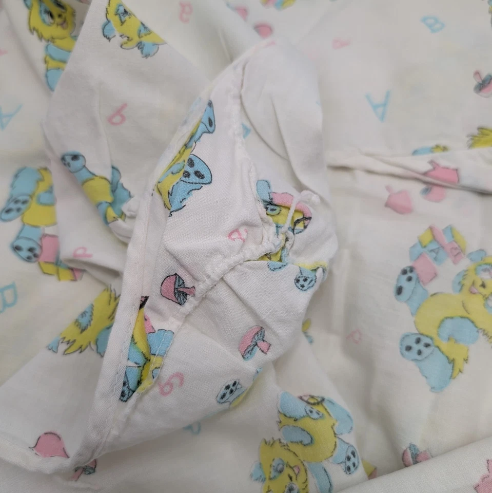 Sábana bajera ajustada vintage osos de peluche bloques ABC ropa de cama neutra para bebé Foto 2 de 2