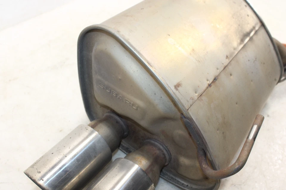 Silenciador de escape izquierdo Subaru WRX STI 2018-2021 2,5 L OEM IO39 Foto 3 de 4