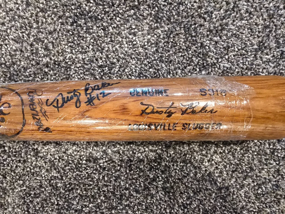 Dusty Baker LA Dodgers Juego Usado Firmado Louisville Slugger S318 Bate Sin agrietar Foto 2 de 4