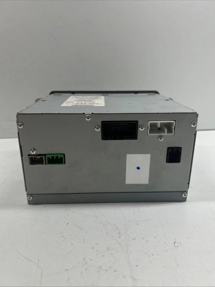 Unidad principal reproductor de CD radio OEM Honda 2007-11 Element 39101-SCV-A320-M1 -sin probar- Foto 4 de 4