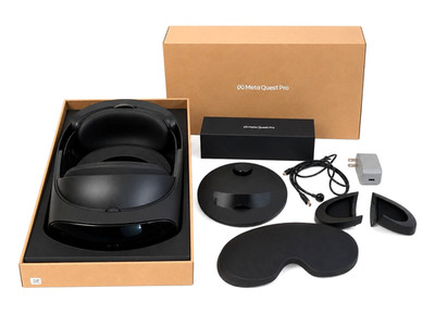 Meta Quest Pro VR Headset 256GB W OEM Box and Accessories Used fully functional
