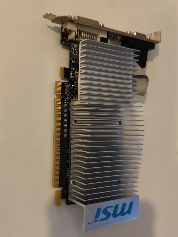 Scheda grafica video MSI NVIDIA GeForce 210 1GB N210-MD1GD3H/LP HDMI/DVI/VGA - Immagine 2 di 4