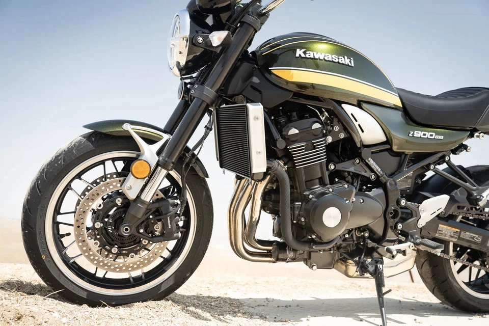 Fundas laterales Kawasaki Z900RS 18 19 20 21 2018 Kawasaki Z900 RS Foto 2 de 4