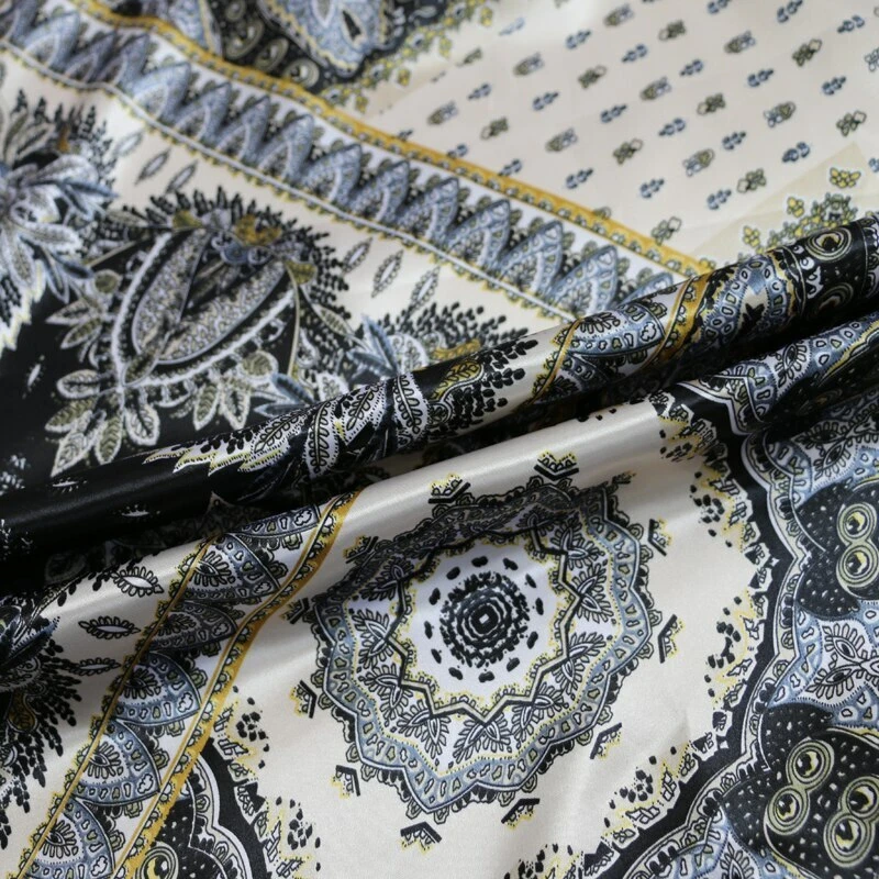 Por yarda Suave Patchwork Tela Satén Forro Bufanda Vestido Hágalo Usted Mismo Material Foto 3 de 4