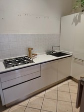 VENETA CUCINE CON ELETTRODOMESTICI BIANCA LUCIDA 