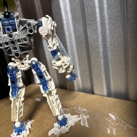 LEGO &bull; Bionicle &bull; Inika Toa Matoro &bull; 8732 &bull; Incomplete