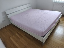Bett Weiß 200x200 mit Matratze und Lattenrost
