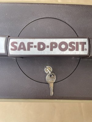 Saga International Inc Saf-d-posit Model 900 With Key Vintage Safe
