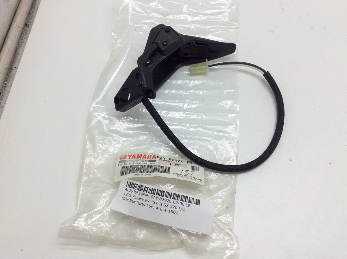 Yamaha Thumb Warmer Assembly V-Max 600 Deluxe 8AY-82970-02-00 1994