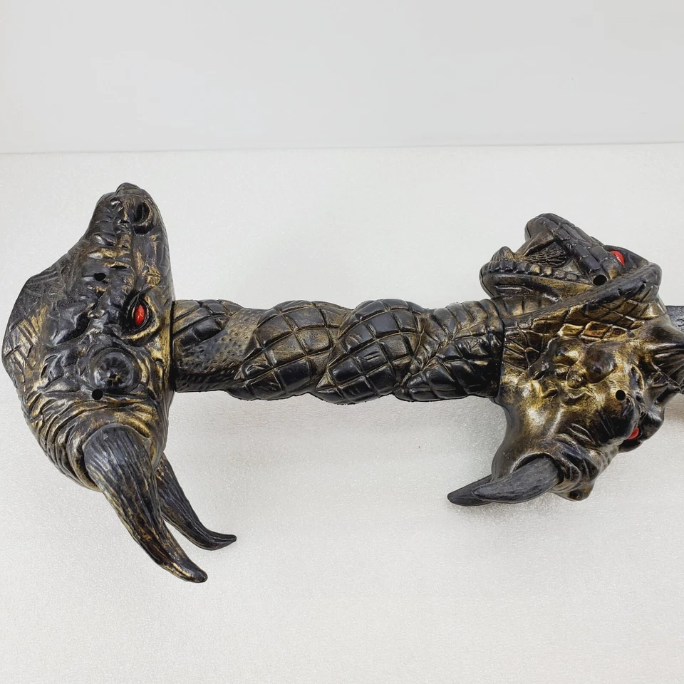 Disfraz de Rubíes Co Espada Plástico Ojo Rojo COBRA Diente de Sable TIGRE Cabra HALLOWEEN Foto 3 de 4