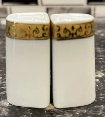 Gold Buffet by Royal Gallery Small Salt & Pepper Shakers. Mint Condition SMALL