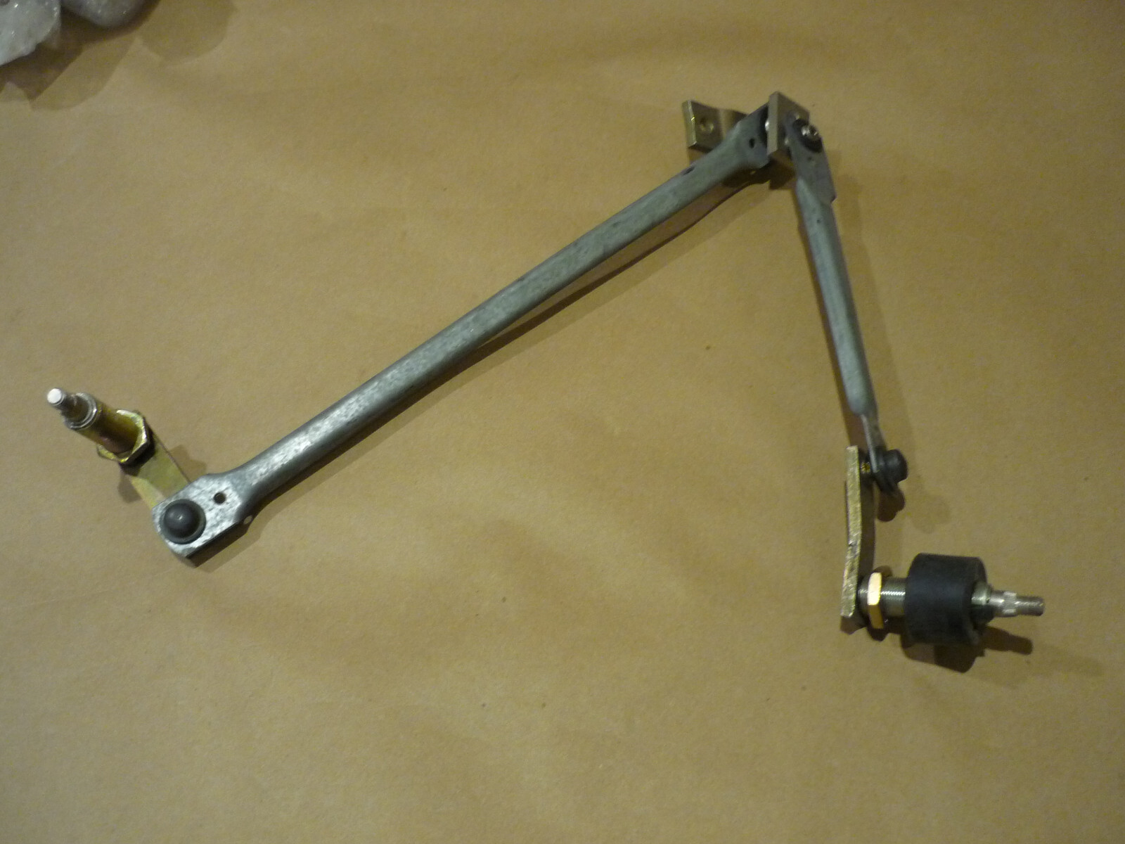 Ferrari 355,348 - Linkage / Levers For Windshield Wiper Assembly - P/N 62885800