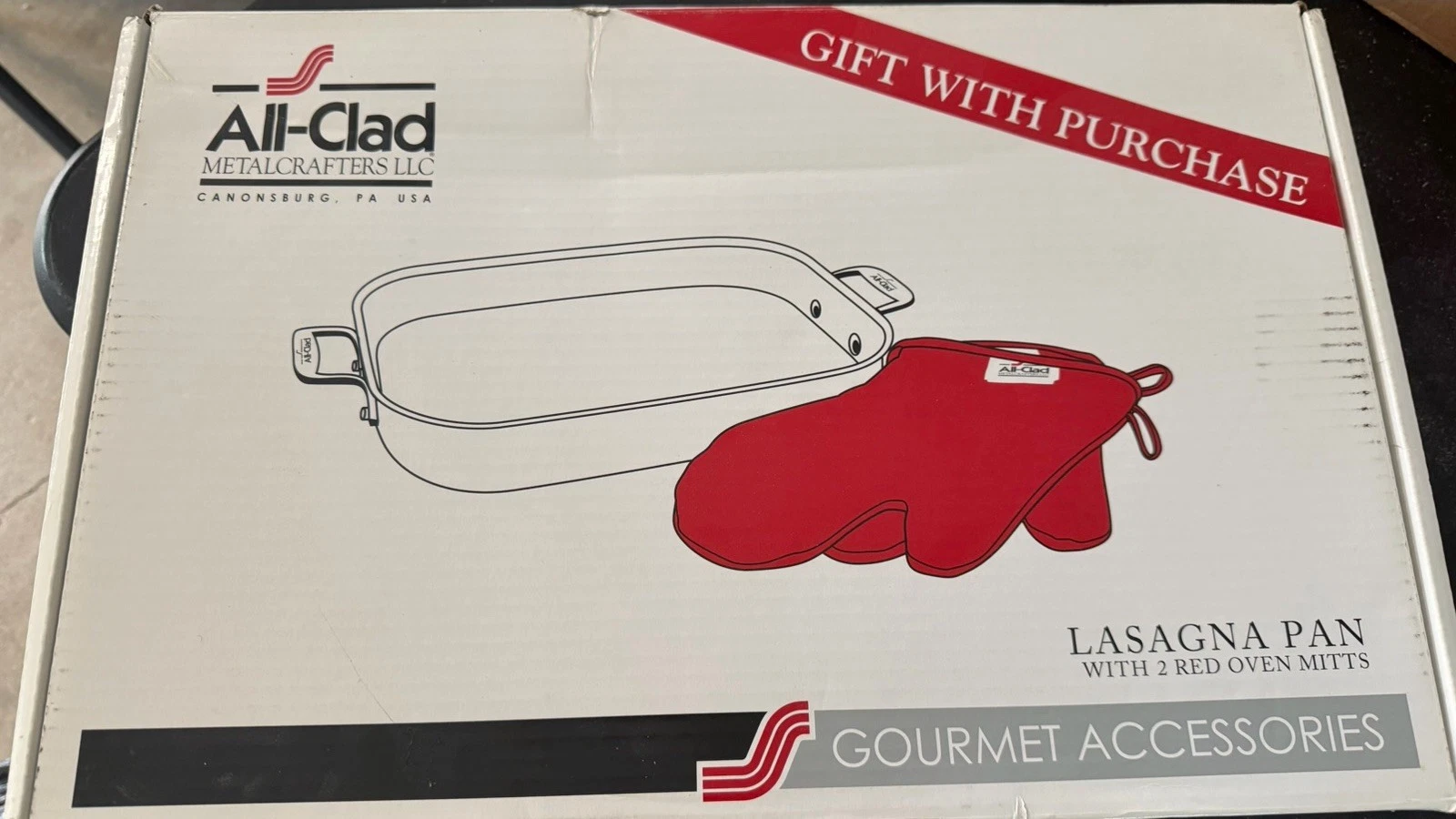 All-Clad Stainless Steel Lasagna Pan & 2 Red Oven Mitts Gift Set, NIB