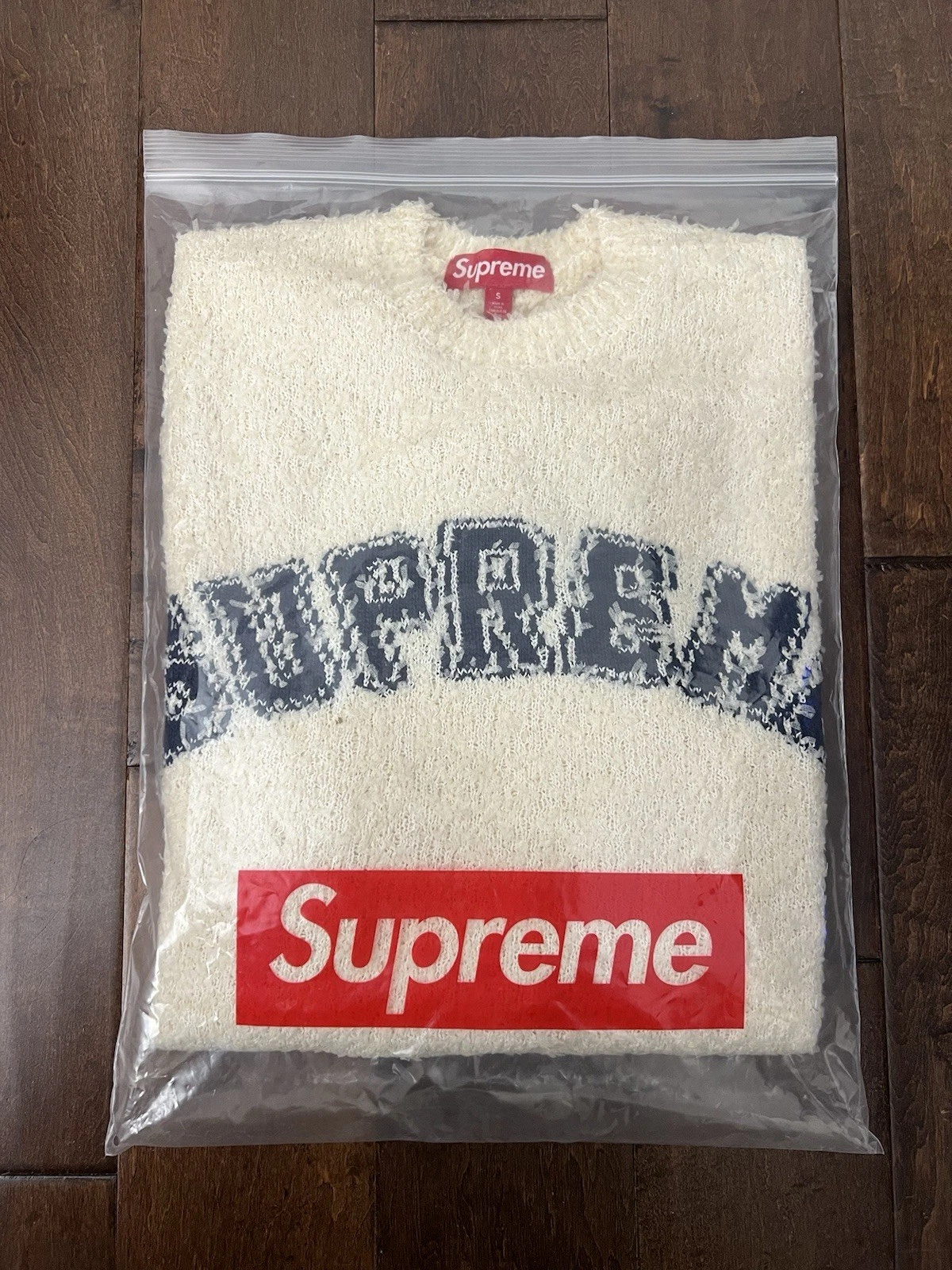 Pull Supreme SS25 coton mélangé arc texturé crème taille S neuf EN MAIN