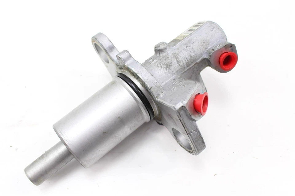 CILINDRO MAESTRO DE FRENO - AUDI A6 RS4 RS6 S4 S6 - 4B3611021 Foto 2 de 4