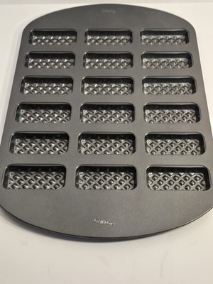 Wilton 18 Cavity Ice Cream Sandwich Waffle Dipper Baking Sheet PERFECT RESULTS