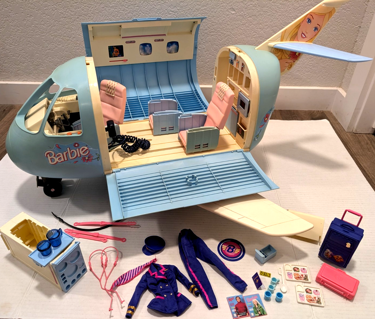 Vtg 1999 Mattel Barbie Jumbo Jet Airplane w/ Accessories Pilot