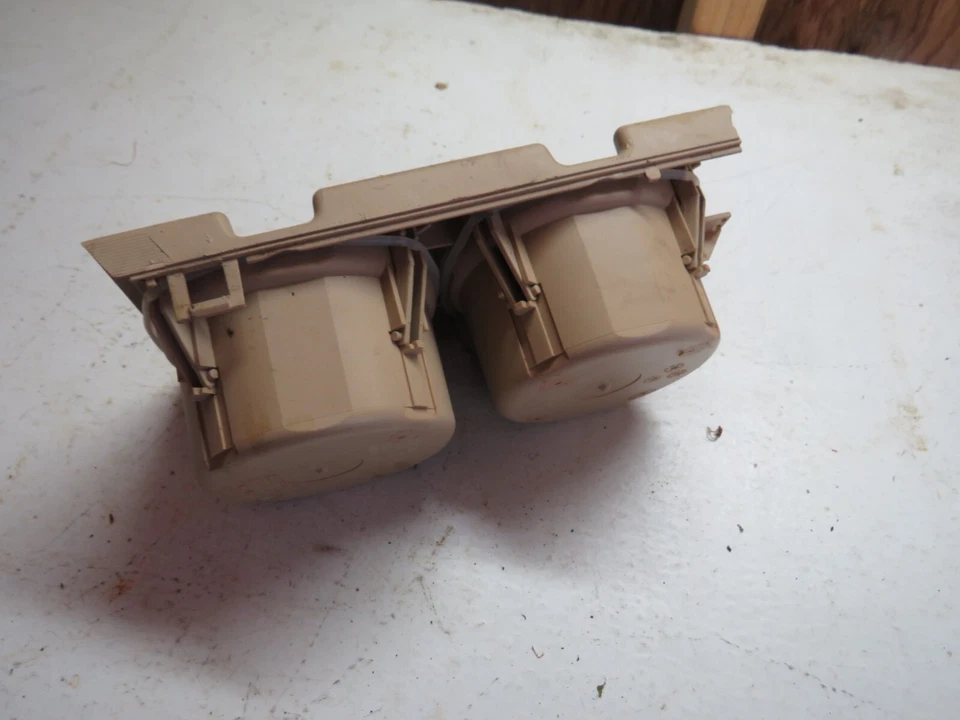 BMW 325Xi 325 XI 2004 portavasos Foto 4 de 4