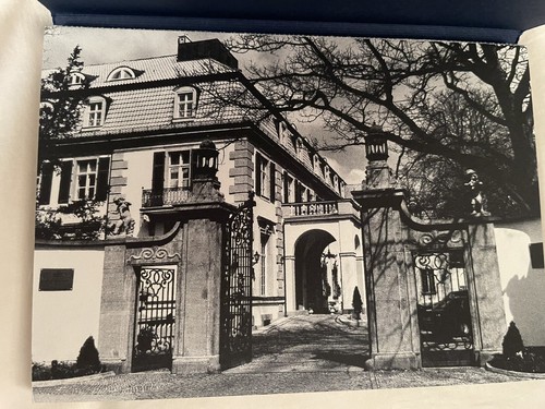 Karl Lagerfeld Schlosshotel Vier Jahreszeiten Berlin small Postcard Book 1996 - Bild 3 von 16