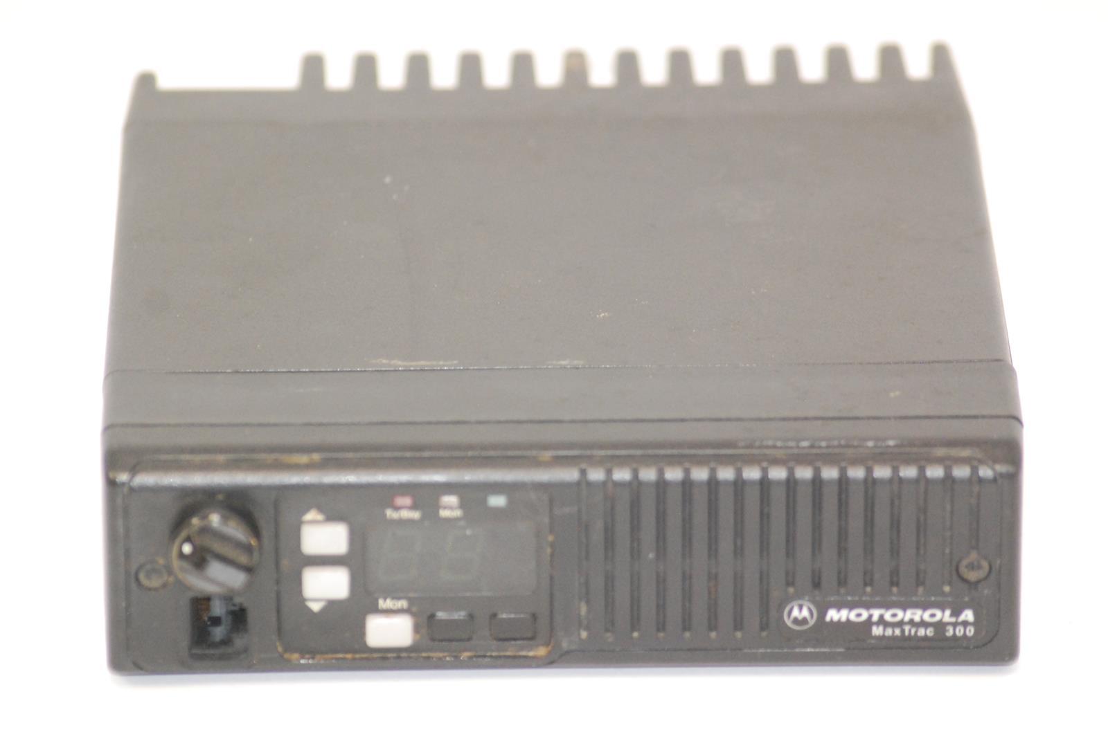 Motorola MaxTrac 2 way Radio With Microphone