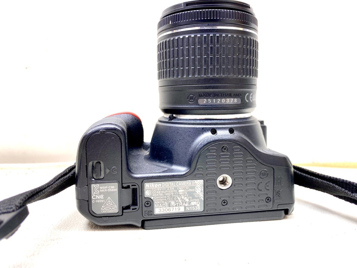 Nikon D5600 24.2MP Digital SLR DSLR Camera w/ f/3.5-5.6g Lens