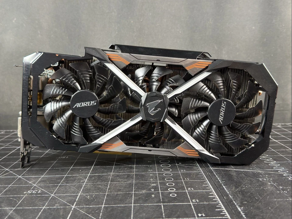 GIGABYTE AORUS NVIDIA GeForce GTX 1080 Ti 11GB GDDR5X WINDFORCE Graphics Card - Image 3 of 4